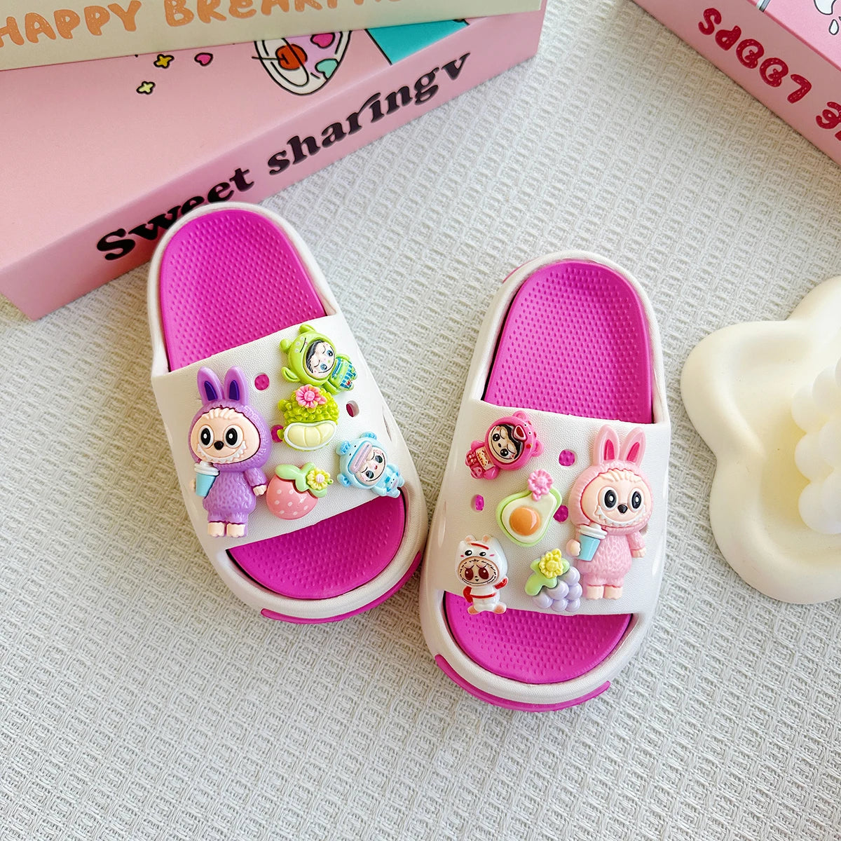 Chinelo Infantil Labubu - Edição Limitada