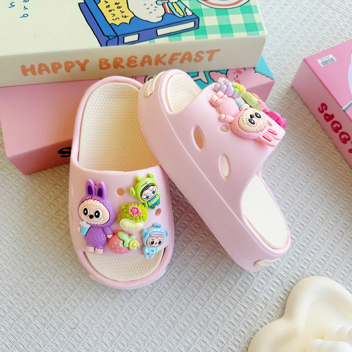 Chinelo Infantil Labubu - Edição Limitada