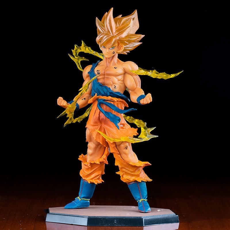 Boneco Colecionável - Goku Super Sayajin batalha contra Freeza